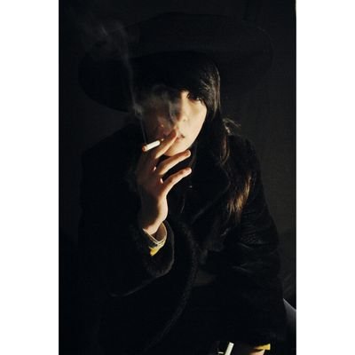 14deesii's profile picture. Desi y algo mas como apellido.
Las palabras no son más que el molde imperfecto de los conceptos cuando hablas.