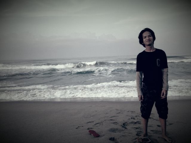 I'm yours Muliandalestari♥ | playing six strings in @SepatuLuncur | member of @PMRKOfficial | #bismillah