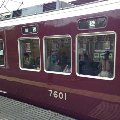 鉄道と風景写真、カフェ巡り、競馬が趣味です。特に阪急系は興味があります。 それ以外では、タメになる内容ものや教訓になる言葉とかはリツイートします。中でも、美輪明宏さんの言葉には興味があります。