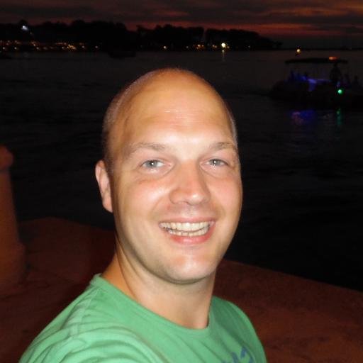 Vader ¦ 41 ¦ Werkvoorbereider ¦ Sportfan ¦ Eten/Drinken