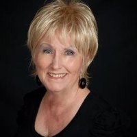 Carolyn Vest - @iamatweetermird Twitter Profile Photo