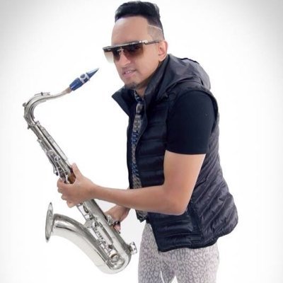 the classic sax , musico profesional