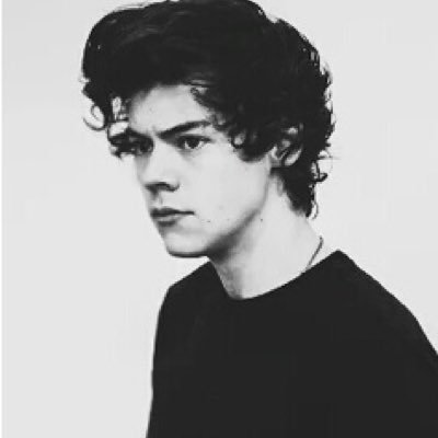 elyaslytherin's profile picture. «bailarlo caliente de espalda y de frente, suelta la cadera y mueve todo lo que tienes ahí»