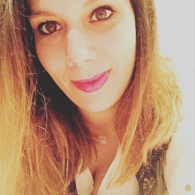 Aroacontreras11's profile picture. Publicista relaciones públicas. Escaparatista y visual merchandiser. Investigación en neurociencia aplicada a la comunicación.