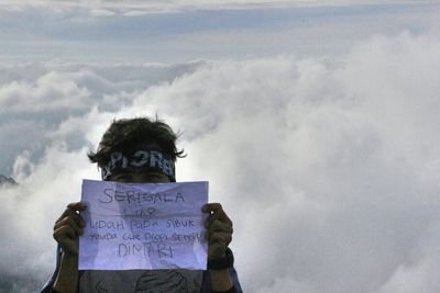 Gibaaang's profile picture. Berkawan kabut dan sinar senja di dalam {} LussianahSofyan