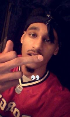 _ThatsE's profile picture. | 18 | Sc: tbg_yunge | #MixedBreed |