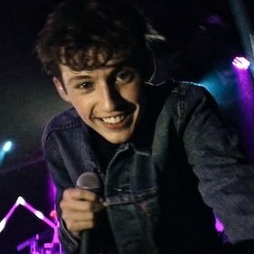 Troye's Quiff (not queef) Game Is Strong. I may have started the #TroylerTwitterMeetup. Okay i did. #BlueNeighbourhood