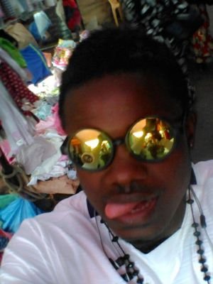 pierre Adam EPOUNE EWENZA né le 05/08/1992 à édéa Cameroun
j'ai obtenu mon baccalauréat au Sénégal et je poursuis des études supérieure en MANAGEMENT DE PROJET