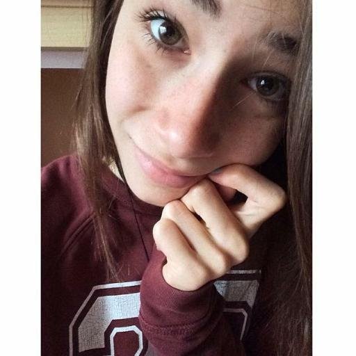 Möchtest mich treffen? Folge mir, ich werde meine Nacktfotos mit Direct senden 😘😋👗