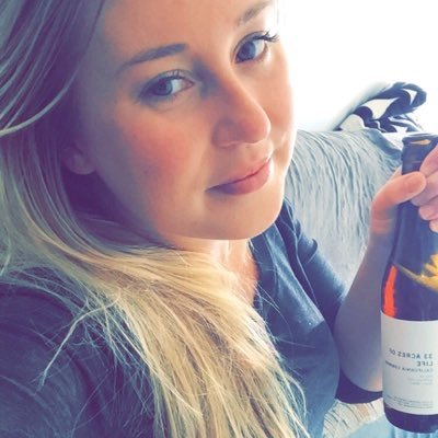 life class student, world traveller, sports lover, food enthusiast, dog mum. curious about everything and living my life to the fullest.