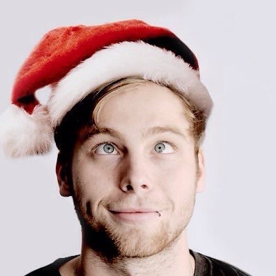 HEY!! if you are a Luke girl then follow this accounts for photos of LUKE HEMMINGS and follow my real Twitter @hoodgirl191