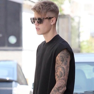 fucxstin's profile picture. 