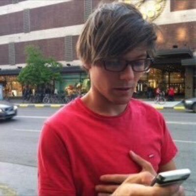 elyasrpgclm's profile picture. «bailarlo caliente de espalda y de frente, suelta la cadera y mueve todo lo que tienes ahí»