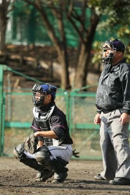 いい歳になってしまいました。年齢を隠せなくなってきました。草野球は現役を名乗っていますがベンチにいることが急増中。サラリーマンはつまらないけれどマイナス思考にならず、全力投球で奮闘中！