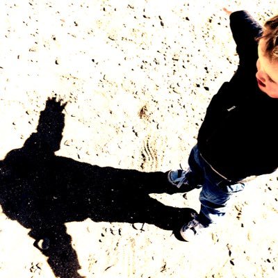 alimcpherson123's profile picture. 