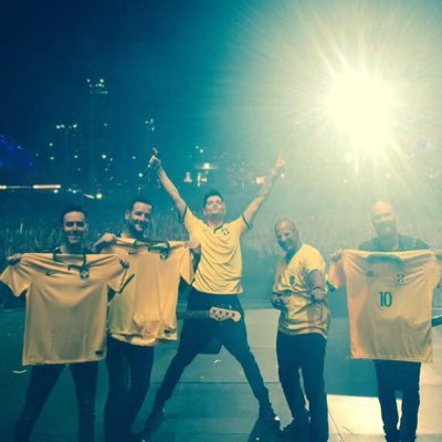 Fanpage destinada à melhor banda da vida! WE ARE SUPERHEROES