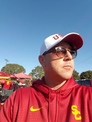 I am a bright light shining above the fray and have the experience to correct a ship through the worst of storms.
Saving the American way.
I am here not a bot.