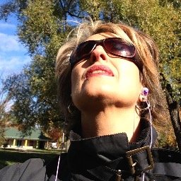 meleehutton's profile picture. 