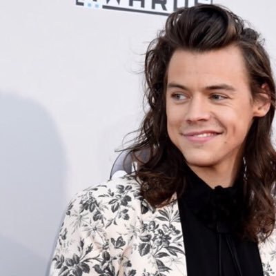 cheekyxxnarry's profile picture. we are just swimming around in our glasses and talking out of our asses