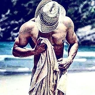 Born in Paris , lived in Australia and Miami. life is now .
