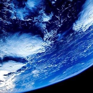 Earth_Buzz's profile picture. Our Earth's Best Destination and Nature Photos. Featuring picturesque places that will transport you from the day-to-day to the truly memorable.