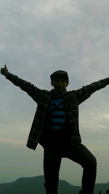 yalin_lam's profile picture. tak ada ilmu yang tak berguna