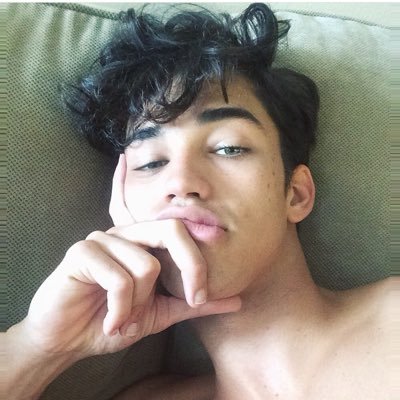 aidenrpgclm_'s profile picture. faites pas vos putes ça marche plus