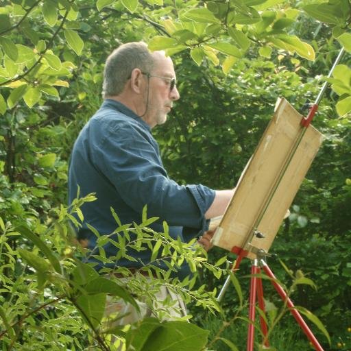 #watercolour #artist, history freak, #Guildfordtownguide,, Europhile, observer of architecture, #artblog #writer under the name of https://t.co/HnO50klu9I