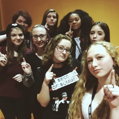 em, anna, bethany, lilly // Michigan meetups for 5sos & 1d fans. RT IF UR COOL AF https://t.co/M3oQ3EyZaf