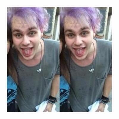 follow @shadesxofxblue bc I gave you a free follow