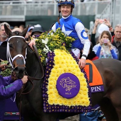 Internationally known, US based jockey. Two time Eclipse Award winner. Seven time Breeders Cup Championship winner. Two time jockey karaoke champion 🎤