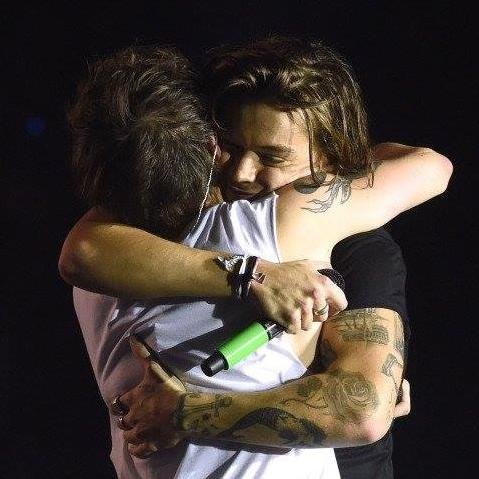 UNFOLLOW THIS ACCOUNT AND FOLLOW @Love4Harry_