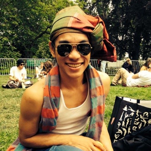 certified yoga teacher / food truck chef / freelance writer in the search for his 3 powers!