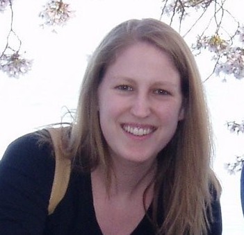 Researcher in emerging user interfaces and tech & society, amateur hiker and baker, lover of beagles