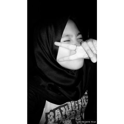 elsa_tria's profile picture. absurd