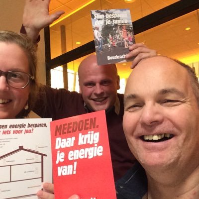 Samen met je buurt inzicht krijgen in je energieverbruik. Collectief besparende maatregelen treffen met de buurt en je eigen energie opwekken.