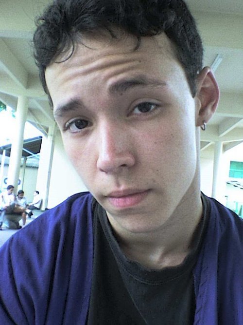 Intragavel's profile picture. 18 anos . capricorniano. irajaense. doador de orgãos . bohemio . pseudo-intelectual. e o resto só conhecendo ..