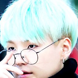 exfoxbsugax's profile picture. ╱ ╱ @bts_twt , 93/s ╱ ╱