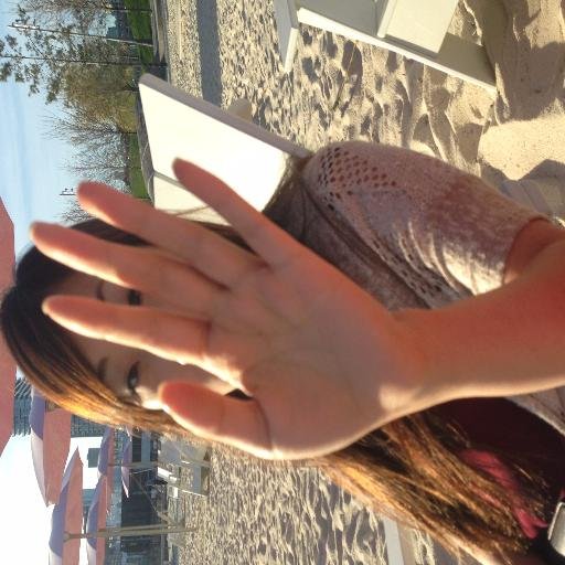 hawaiianbuffalo's profile picture. When her words are faster than her mind.