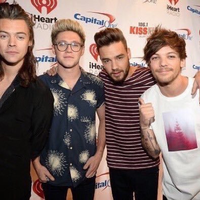 free follow// GO FOLLOW @NIALLBLO0D SHE GIVES FOLLOW BACK