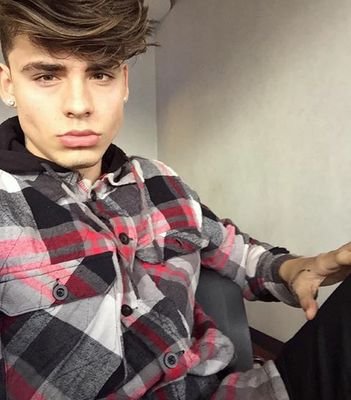 OwenRPGMMB's profile picture. outside.