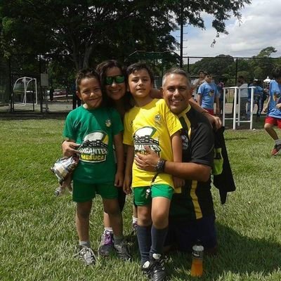 Familia y Rugby... lo demás puede esperar.