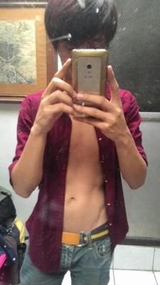 rocketeer_MAX's profile picture. I dont do c2c or SOP. gemini. audiophile, multipotentialite. ambivert.  ambivalent. single. slim/toned. twenty-ish. versa. can be bought with Skittles.