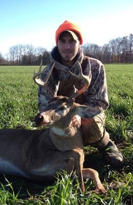 Names John,I'm 28 I'm a redneck country boy.I love huntin,fishin,gettin dirty an livin life on the wild side.Theres more to it take a chance an get to know me.