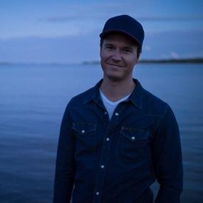 elahtine's profile picture. Exploring organisations, light & sound. MA (org. comms). @filosofianakate #systemsthinking #complexity