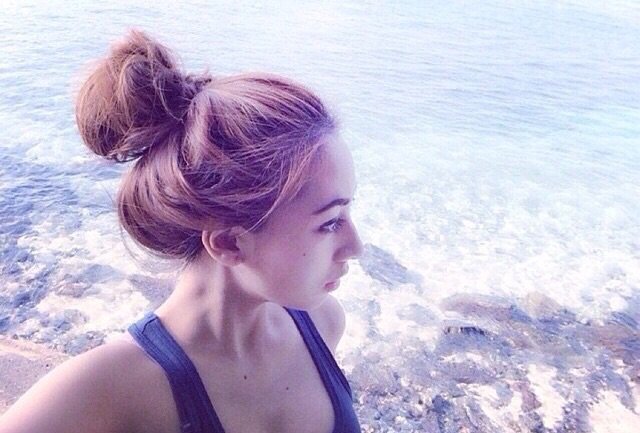 FaratikaPutri's profile picture. Farah/Ara  • 21 years old • New account •