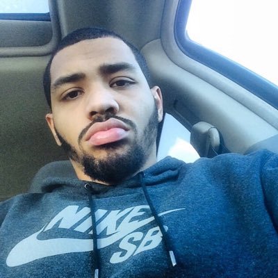 Same show rowing the same boat, ain't giving ✌️ fucks about yall crew ship!! ⛵️