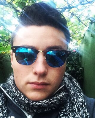 18 años, artista, productor musical música electrónica.