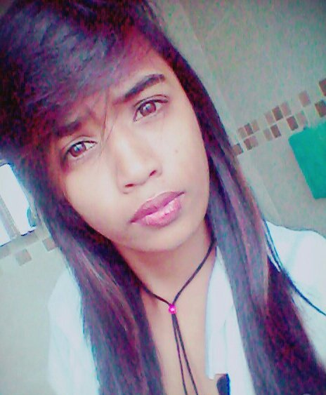 ☇ #BeYourSelf™ ♥ . you're beautiful . I love EDM & RAP. I find nature , music , and love in many things LOL . crazy hey ^
