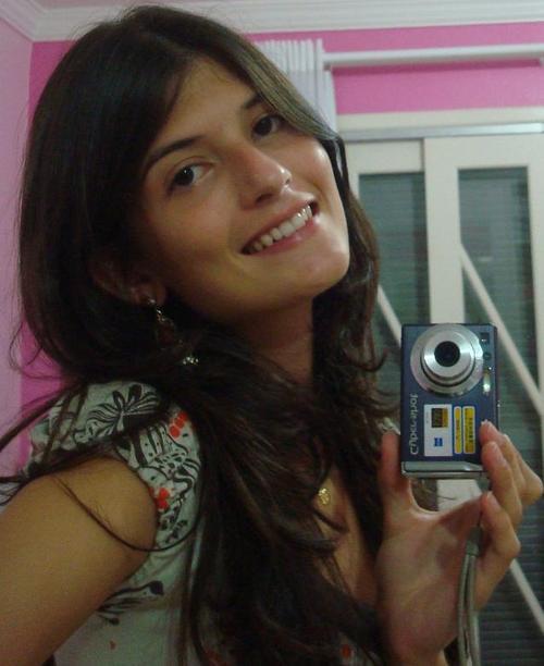 Futura Engenheira Química e por enquanto tento ser enxadrista... mas tá difícil esse negócio! rs (: